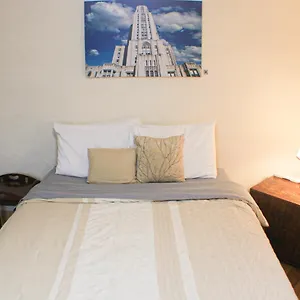 Comfortable - Pittsburgh's Little Italy Apartment Pittsburgh