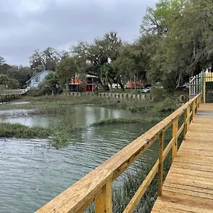 Retro Rainbow At Herb River- Orange Oasis #1 Apartment Savannah