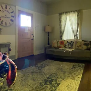 Irenehouse Victorian Apartment Sacramento